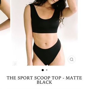 NWT Londre THE SPORT SCOOP TOP - MATTE BLACK